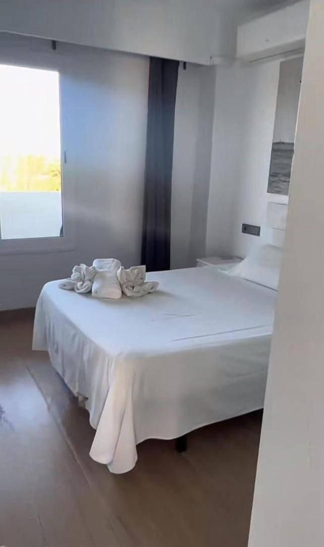 Bright In Puerto Alcudia Apartment